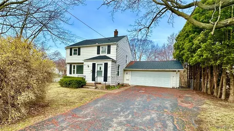 860 Mohawk St, Lewiston, NY 14092