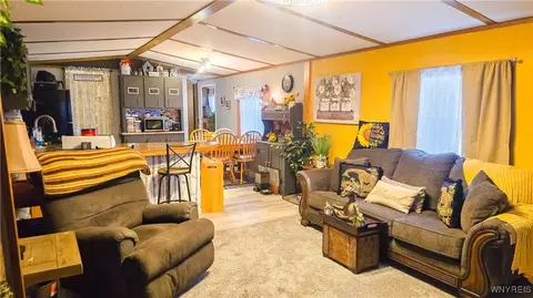 337 Circle Ct, Arcade, NY 14009 photo 4