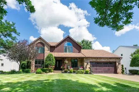 33 Hidden Trl, Lancaster, NY 14086