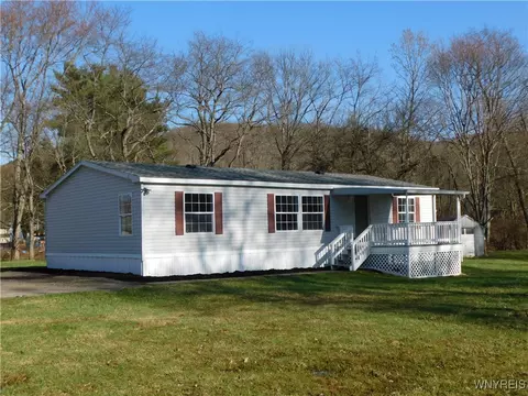 178 Evans St, Wirt, NY 14715