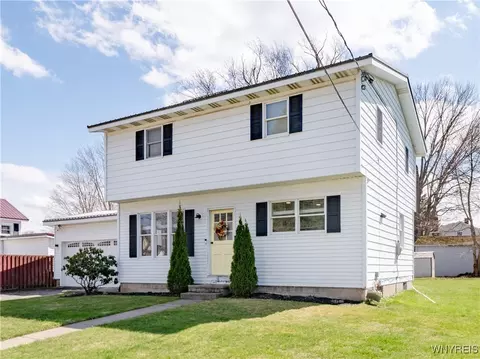 109 W Oak Orchard St, Shelby, NY 14103