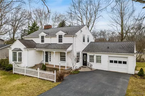 441 Harper Dr, Lewiston, NY 14092