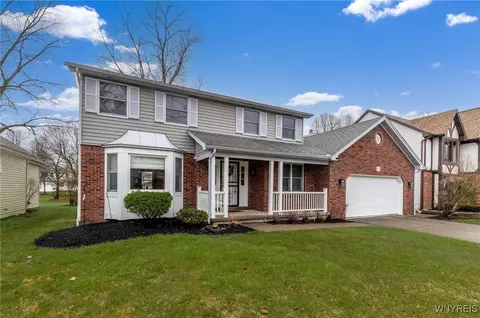 90 Bramble Rd, Amherst, NY 14221