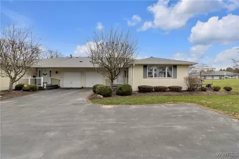 5861 Goodrich Rd #1C, Clarence Center, NY 14032