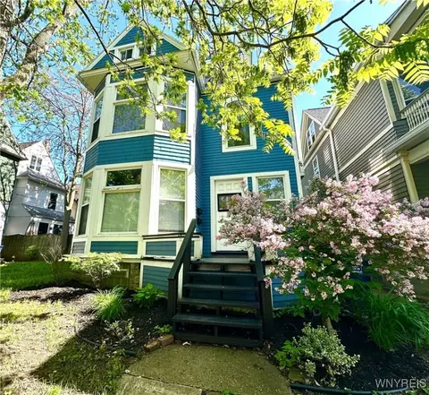 575 Auburn Ave, Buffalo, NY 14222