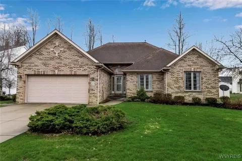213 Enchanted Frst N, Depew, NY 14043