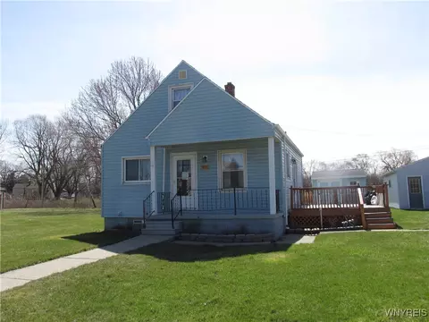 6152 N Whitham Dr, Niagara, NY 14304