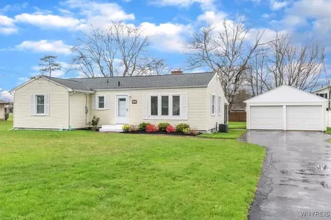 286 Country Pkwy, Amherst, NY 14221