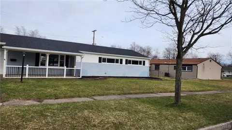 95 Fairview Dr, Depew, NY 14043