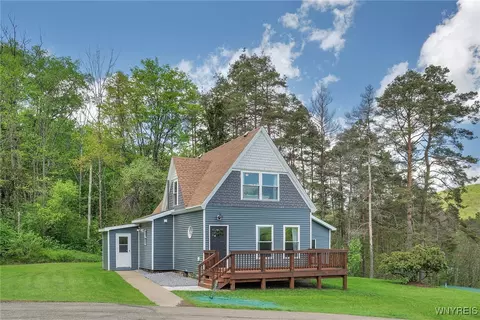 101 Hill St, Little Valley, NY 14755