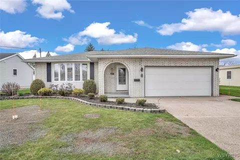 11 Oxford Ave, Lancaster, NY 14086