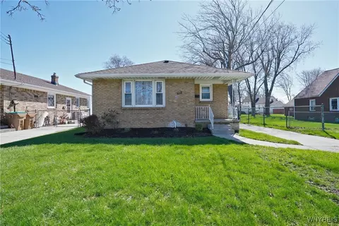 191 Alaska St, Cheektowaga, NY 14206