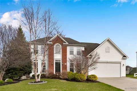 2228 Shadow Ln, Lake View, NY 14085
