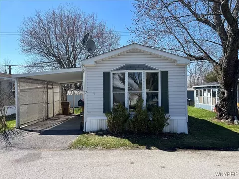 7 Annamarie, Cheektowaga, NY 14225