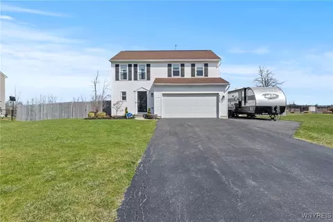6529 Harvest Ridge Way, Lockport, NY 14094