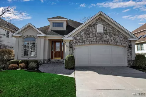 130 Summer Hill Ln, Amherst, NY 14221