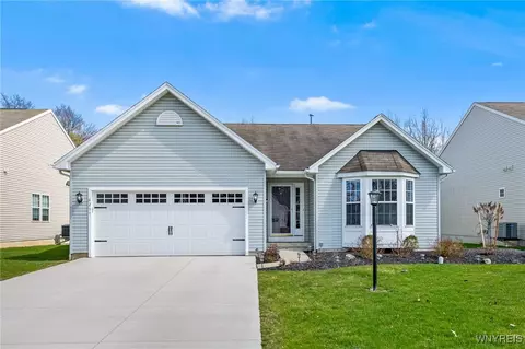 4299 Riverwalk Dr, Lewiston, NY 14092