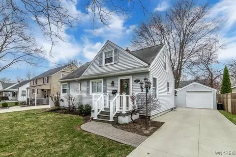 601 81st St, Niagara Falls, NY 14304