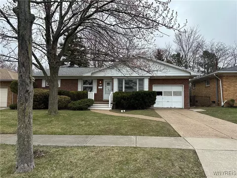 29 Sunrise Blvd, Amherst, NY 14221