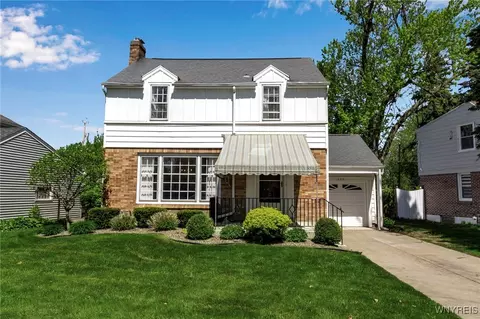 290 Burke Dr, Cheektowaga, NY 14215