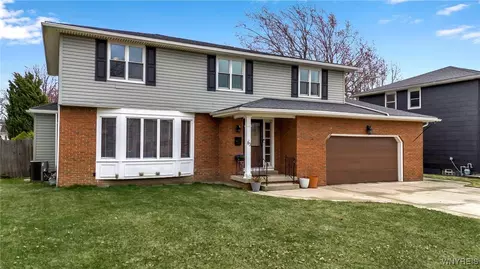 83 Presidents Walk, Amherst, NY 14221