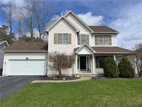 64 Crown Royal Dr, Amherst, NY 14221