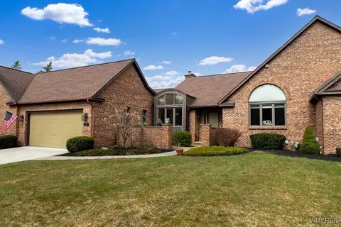 101 Hidden Ridge Cmn, Amherst, NY 14221