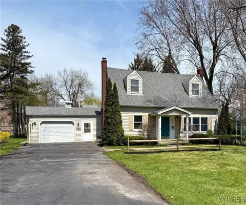 620 Seneca St, Lewiston, NY 14092