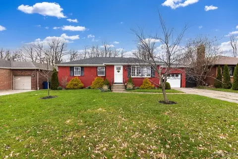 53 Pierpont Ave, Amherst, NY 14221