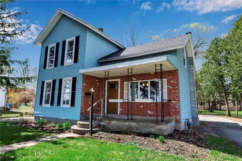 96 S Pearl St, Oakfield, NY 14125
