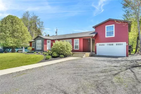 8225 Parkside Dr, Caneadea, NY 14717