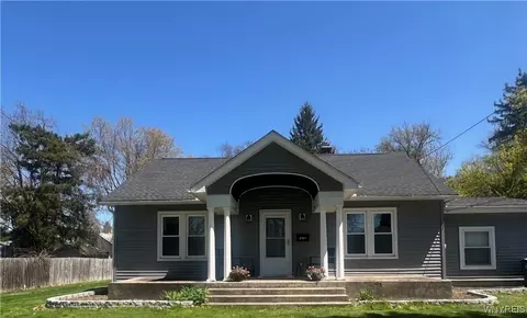 2761 The Hts, Newfane, NY 14108