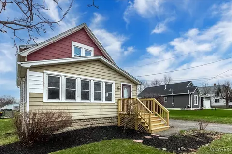 778 E And West Rd, West Seneca, NY 14224