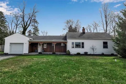 1697 Crittenden Rd, Alden, NY 14004