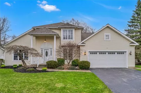 20 Chestnut Cor, Lancaster, NY 14086