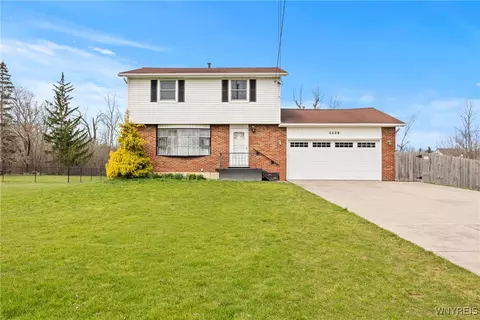 6638 Ward Rd, Wheatfield, NY 14304