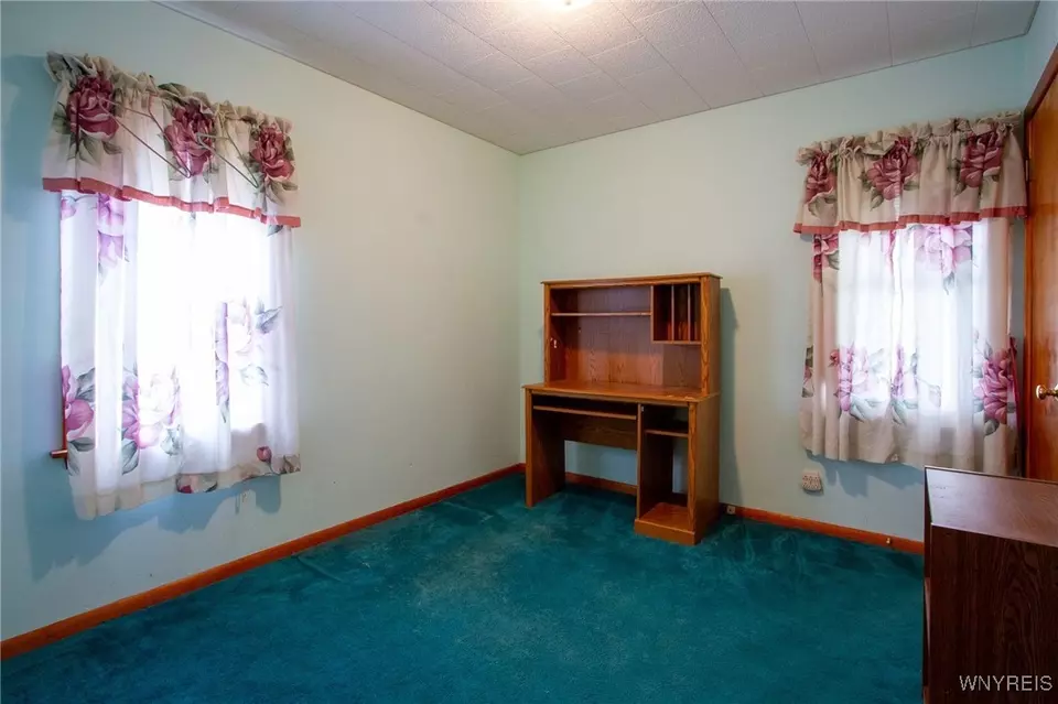 Bedroom - 257 Westgate Rd, Kenmore, NY 14217 photo 1 of 6