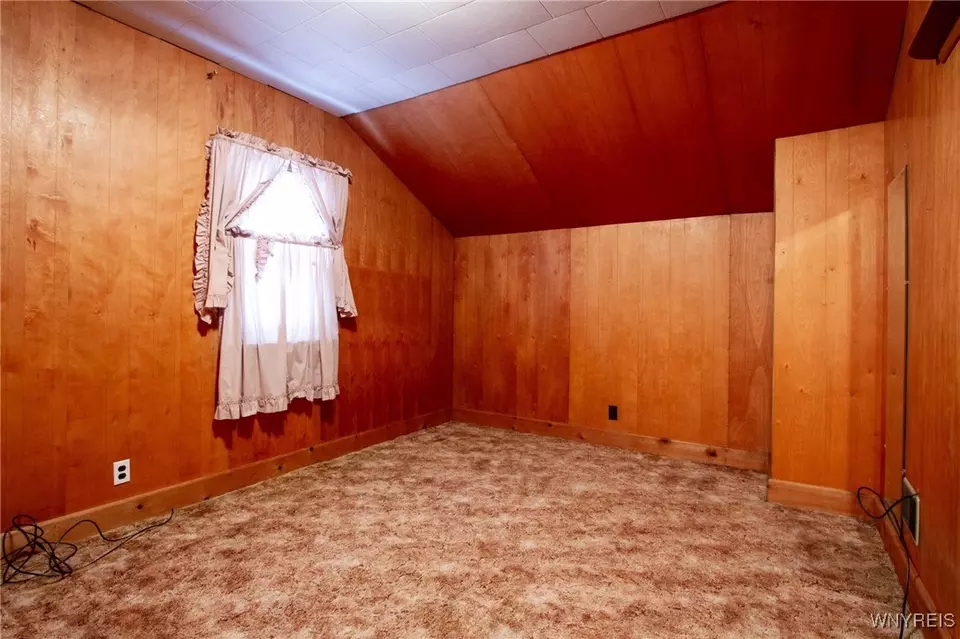 Bedroom - 257 Westgate Rd, Kenmore, NY 14217 photo 4 of 6