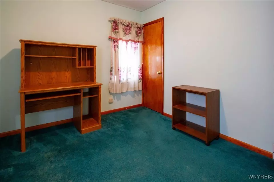 Bedroom - 257 Westgate Rd, Kenmore, NY 14217 photo 2 of 6