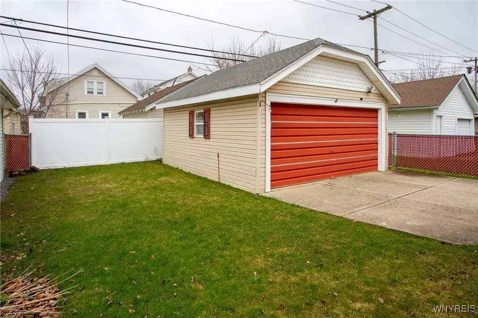 Exterior - 257 Westgate Rd, Kenmore, NY 14217 photo 3 of 3