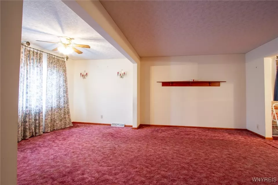 Living - 257 Westgate Rd, Kenmore, NY 14217 photo 2 of 4