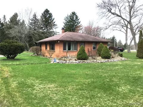7352 Eden Rd, Eden, NY 14057