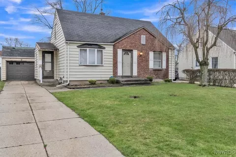 381 Cornwall Ave, Tonawanda, NY 14150