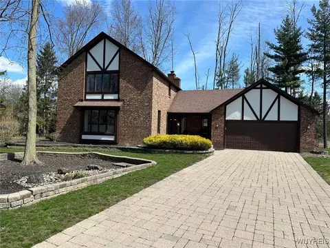 20 Jasmine Ct, East Amherst, NY 14051