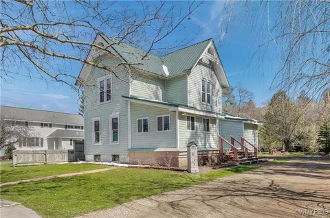 65 Pine St, Franklinville, NY 14737