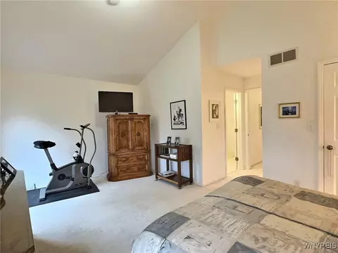 Bedroom - 8 Eagles Trce, Amherst, NY 14221 photo 3 of 6