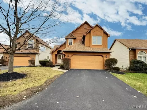8 Eagles Trce, Amherst, NY 14221