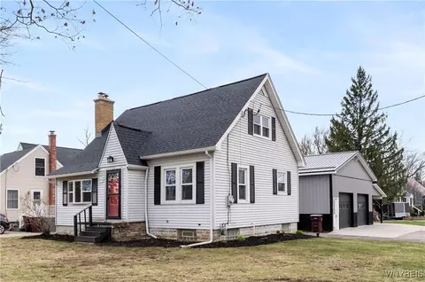 2610 Hemlock Rd, Eden, NY 14057