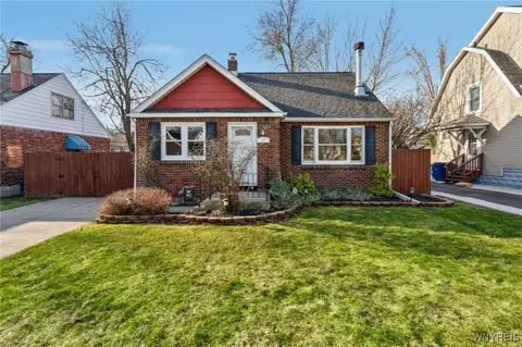 37 Norman Pl, Amherst, NY 14226