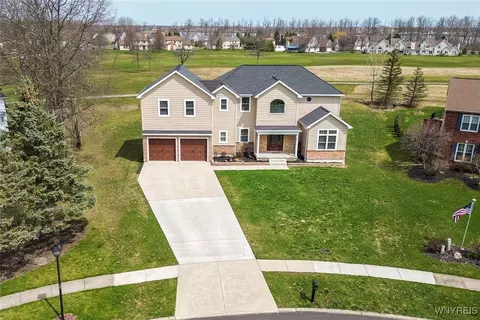 159 Deerwood Ln, Grand Island, NY 14072